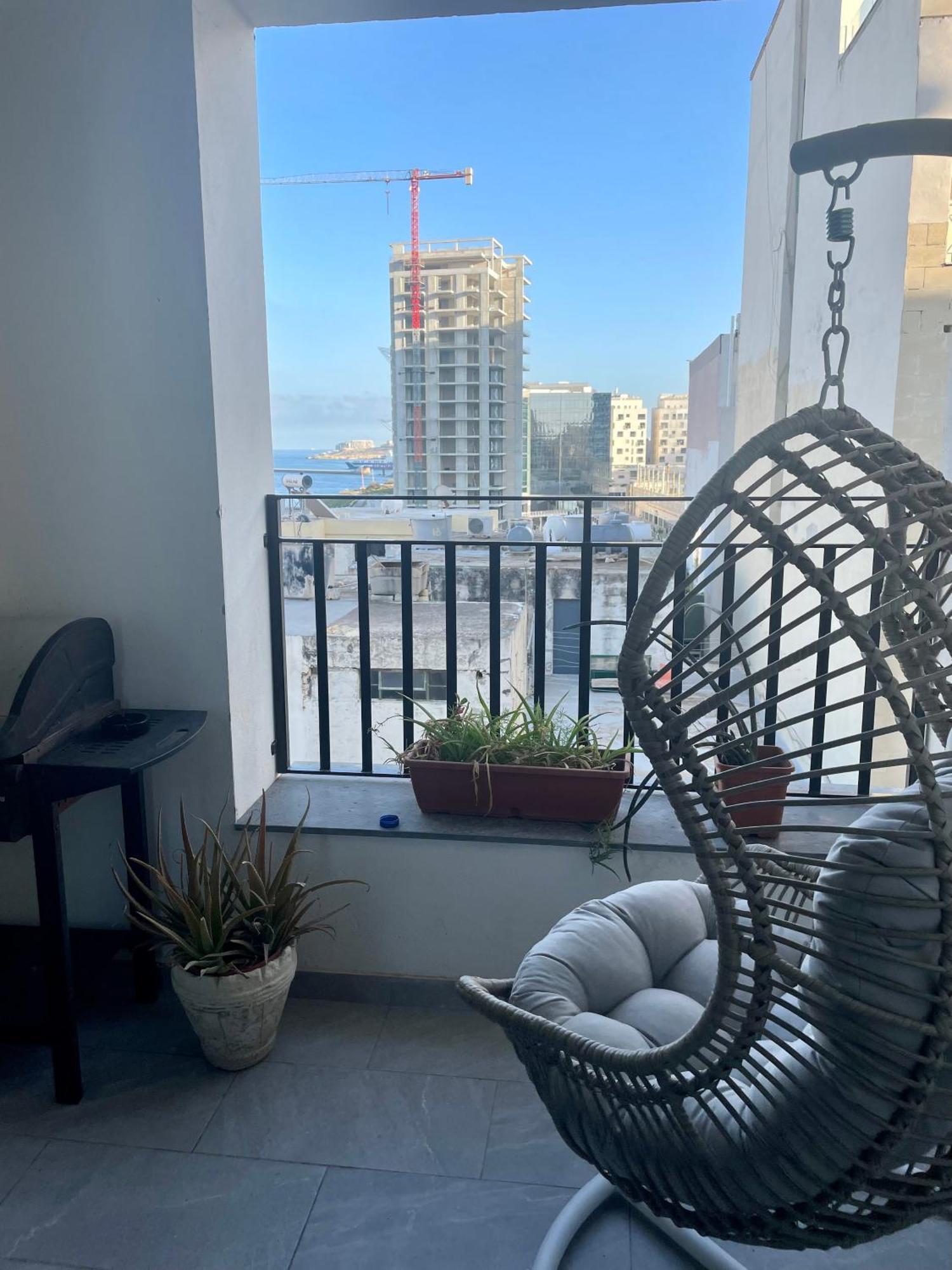Spacious Seaview Sliema Apt, Steps From Valletta Ferry Dış mekan fotoğraf