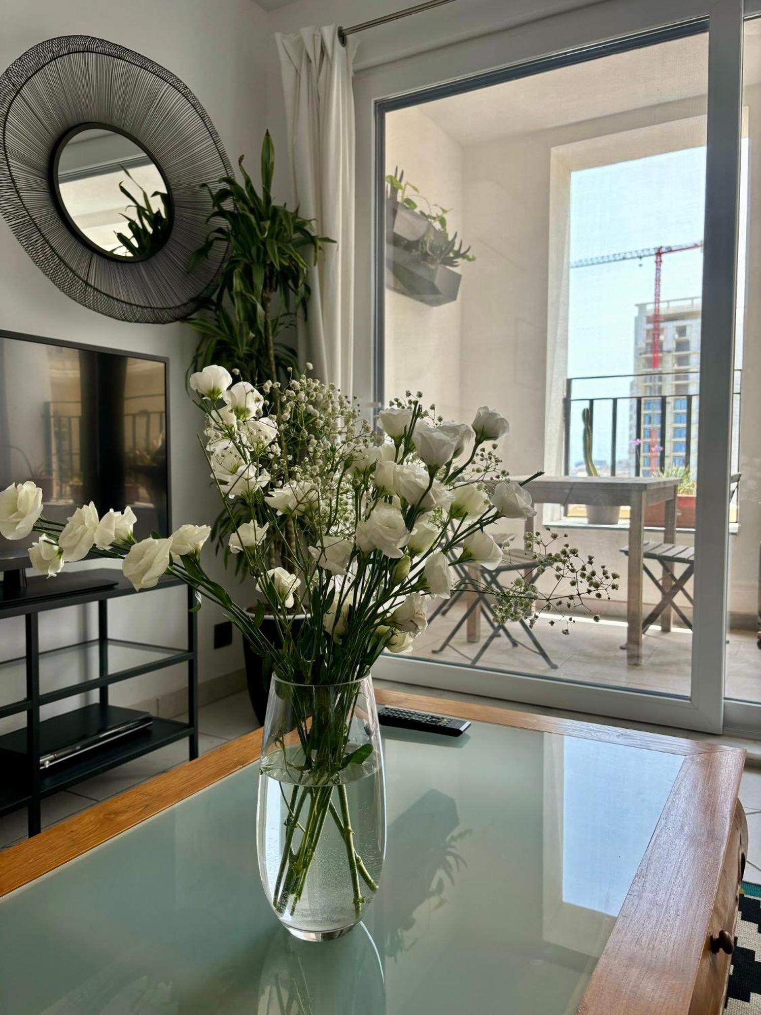 Spacious Seaview Sliema Apt, Steps From Valletta Ferry Dış mekan fotoğraf